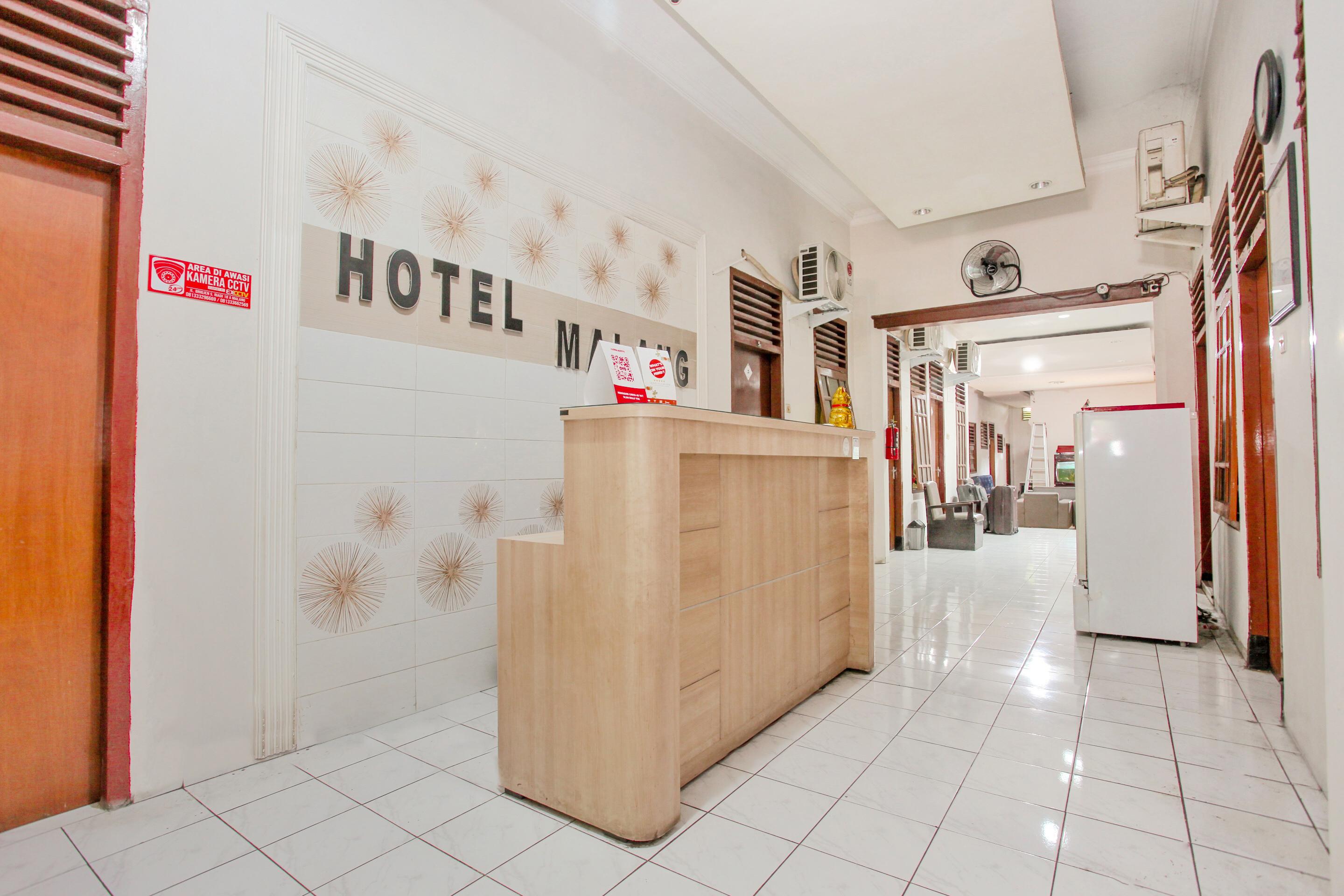 Hotel Malang Near Alun Alun Malang Redpartner Exterior photo