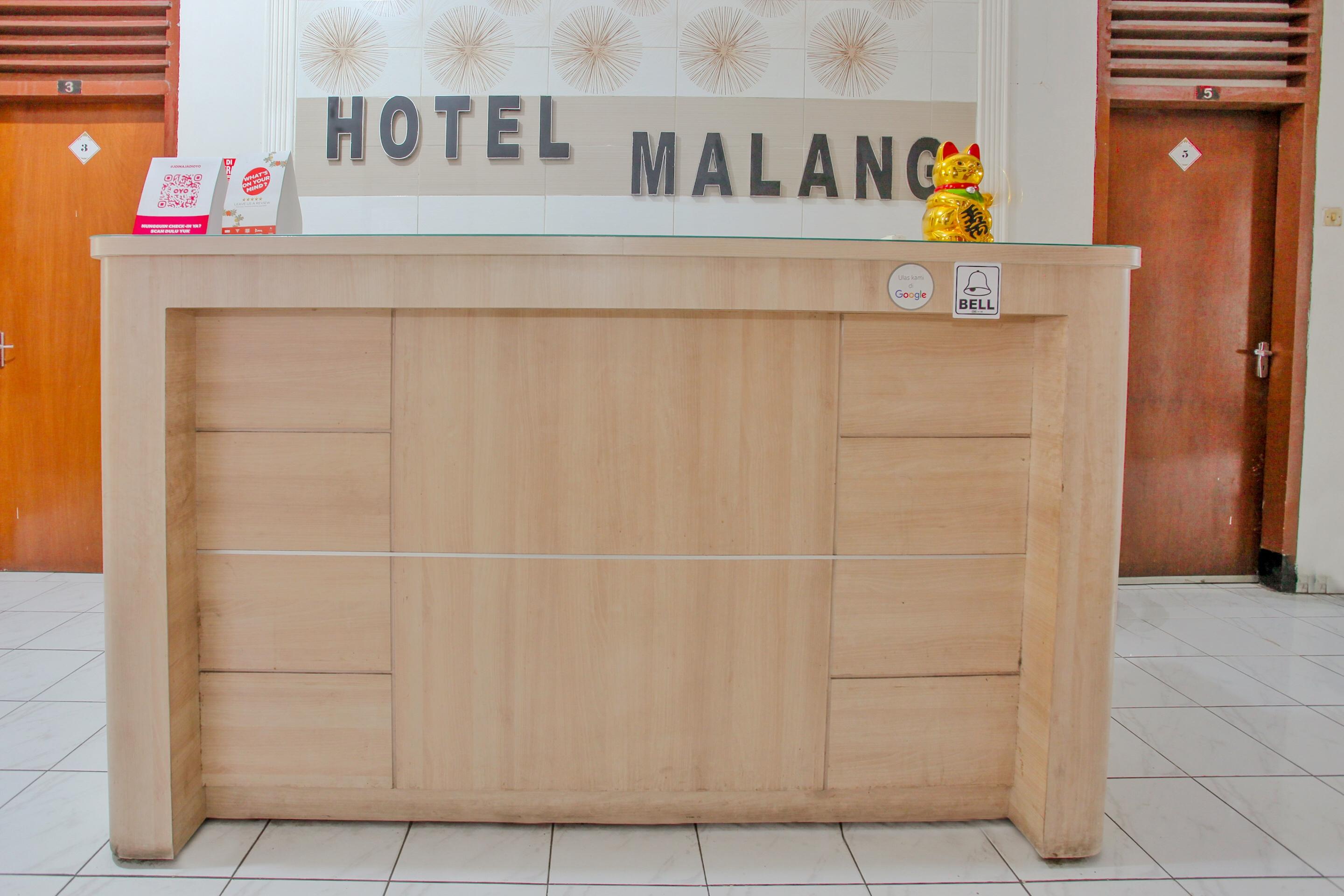 Hotel Malang Near Alun Alun Malang Redpartner Exterior photo