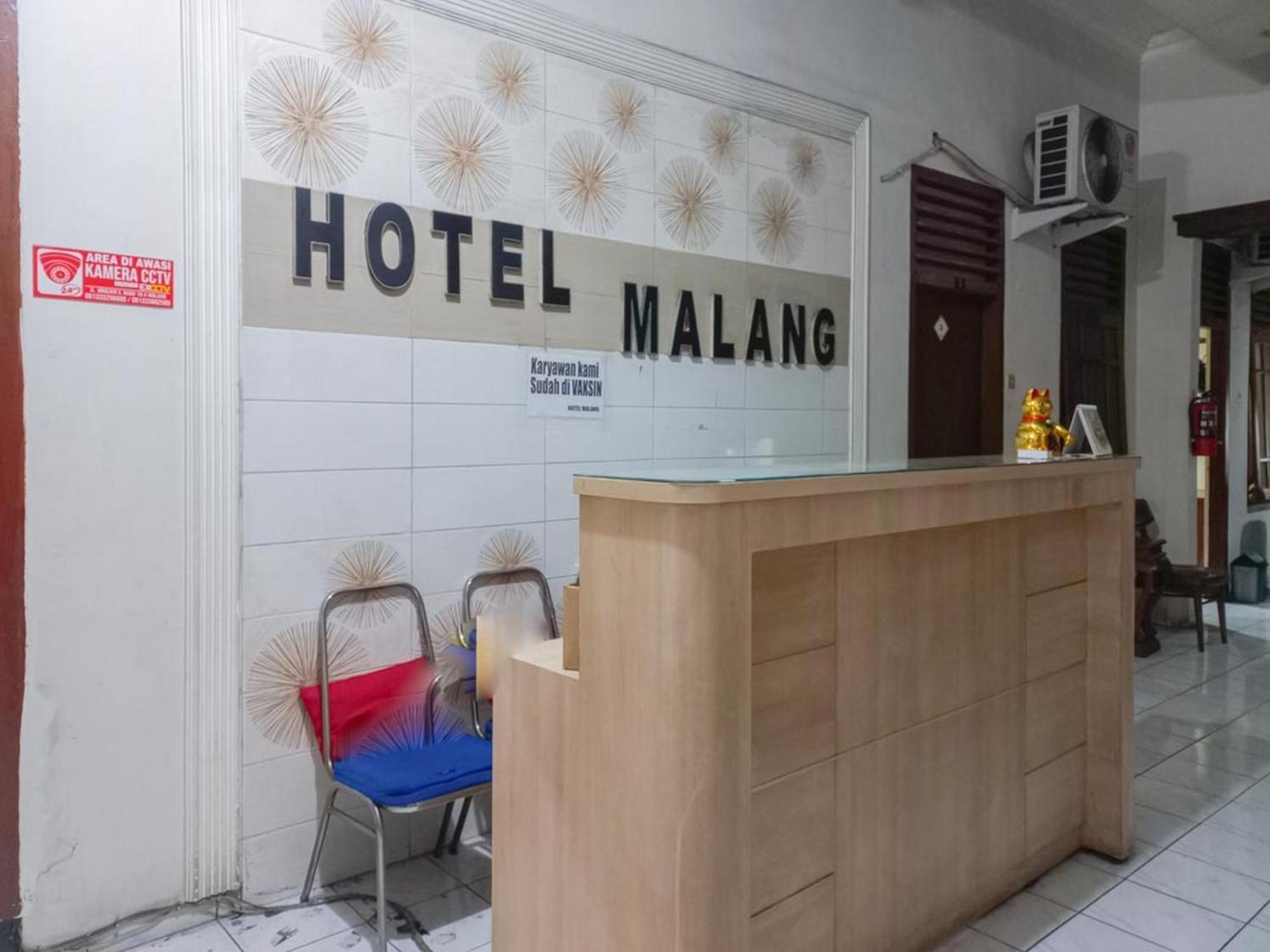 Hotel Malang Near Alun Alun Malang Redpartner Exterior photo